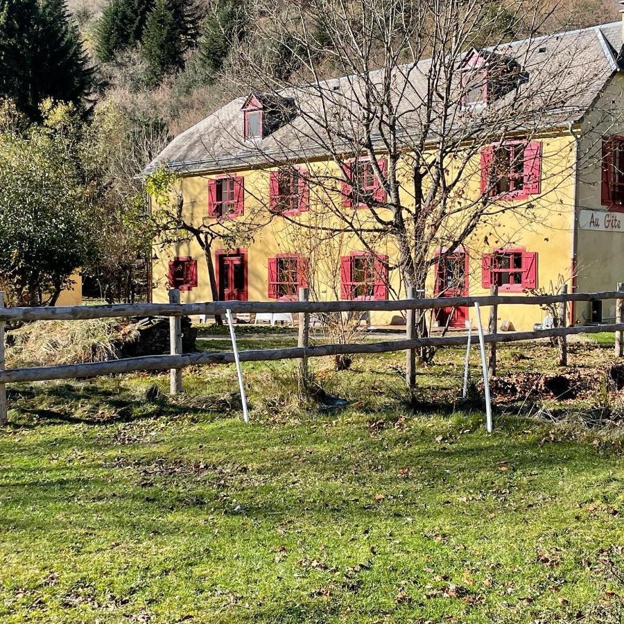 Gite Auberge Les Cascades Ла-Монжи Экстерьер фото