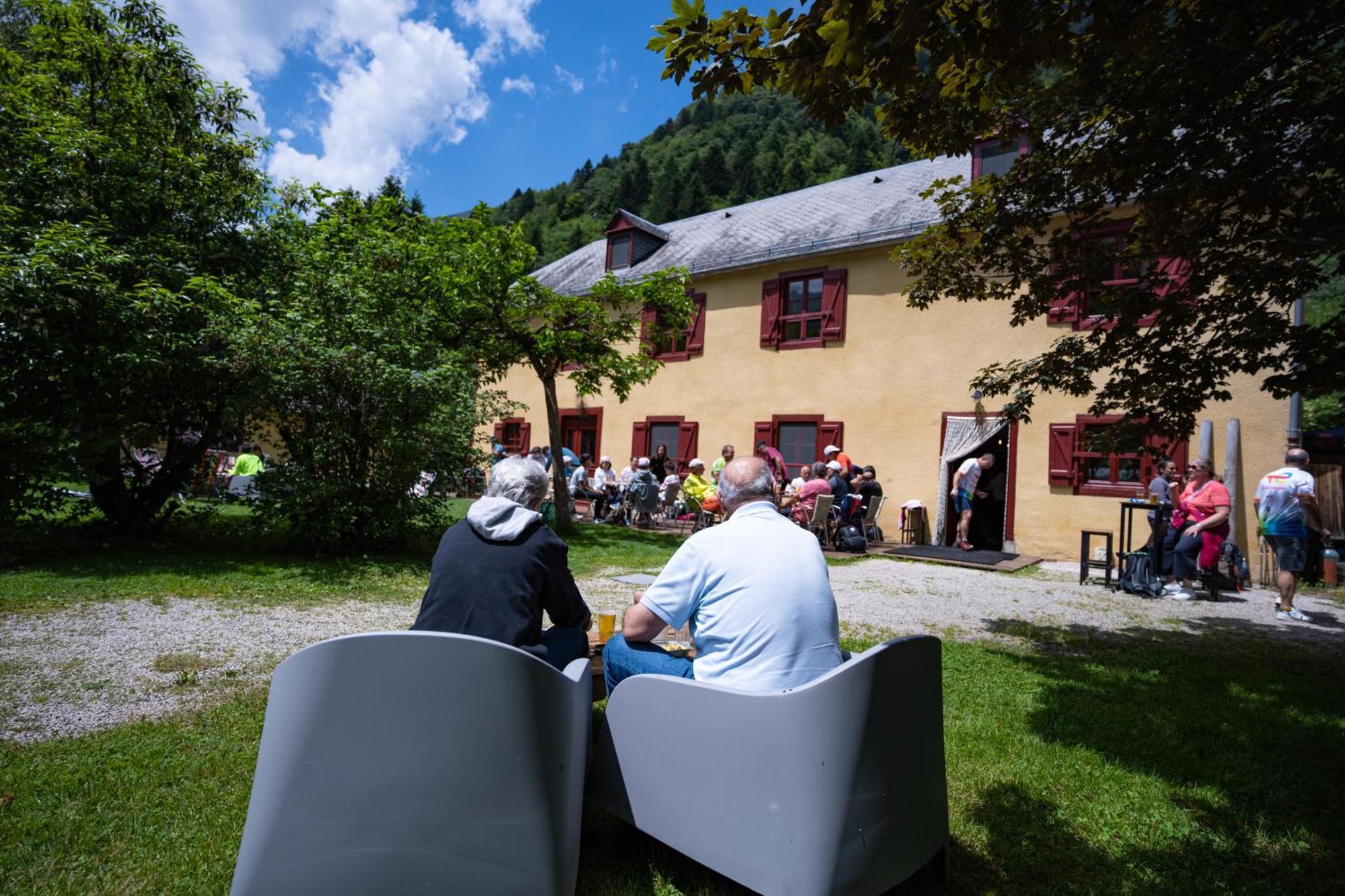 Gite Auberge Les Cascades Ла-Монжи Экстерьер фото