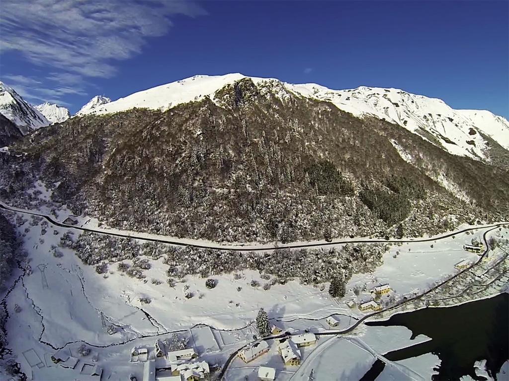 Gite Auberge Les Cascades Ла-Монжи Экстерьер фото