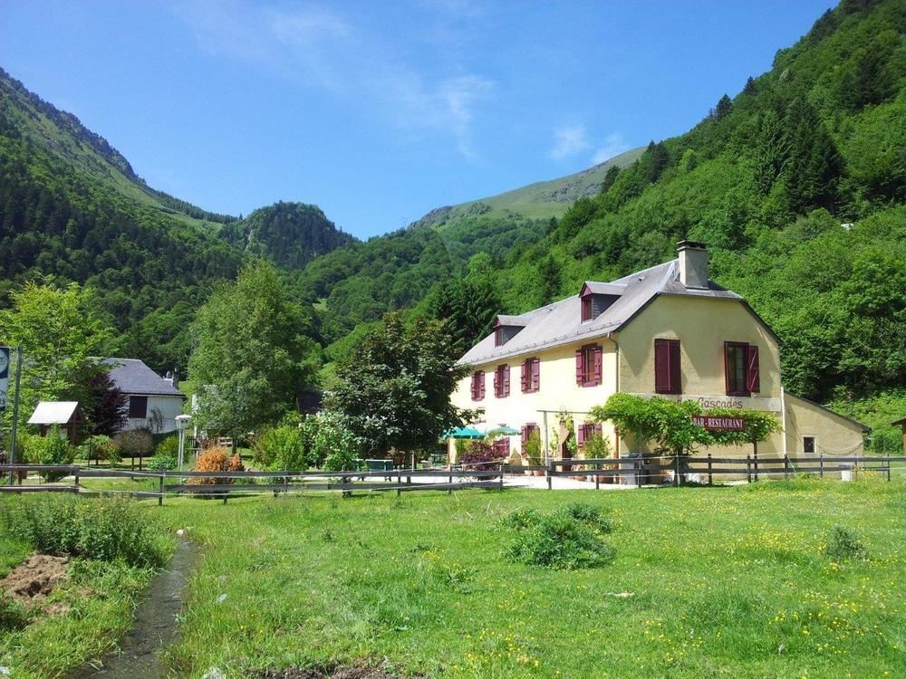 Gite Auberge Les Cascades Ла-Монжи Экстерьер фото